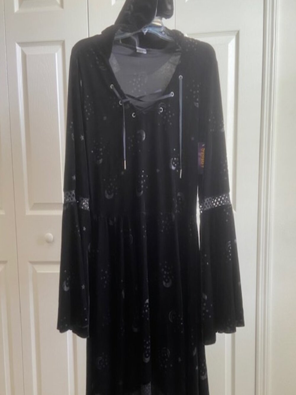 Great for Halloween! Black hooded, bell sleeves-Size L- NWT